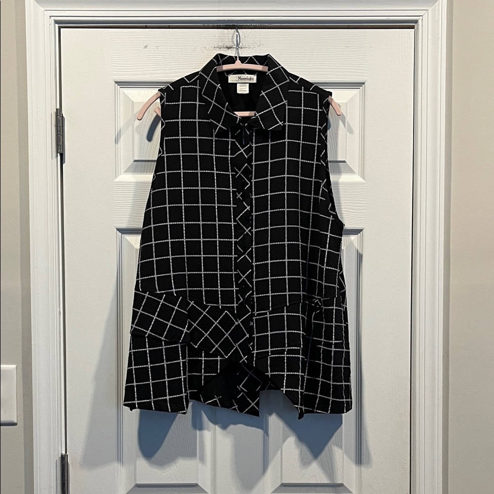 Moonlight Y&S Black and White Asymmetrical Grid Sleeveless‎ Blouse Wearable Art